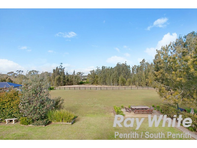 30 Portrush Crescent, Luddenham NSW 2745