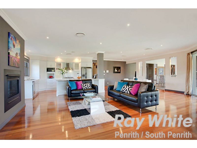 30 Portrush Crescent, Luddenham NSW 2745