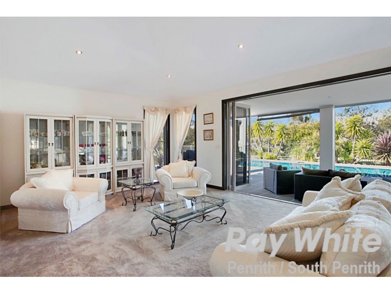 30 Portrush Crescent, Luddenham NSW 2745