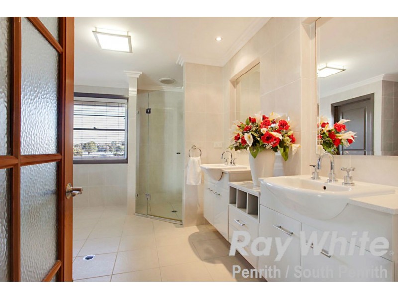 30 Portrush Crescent, Luddenham NSW 2745