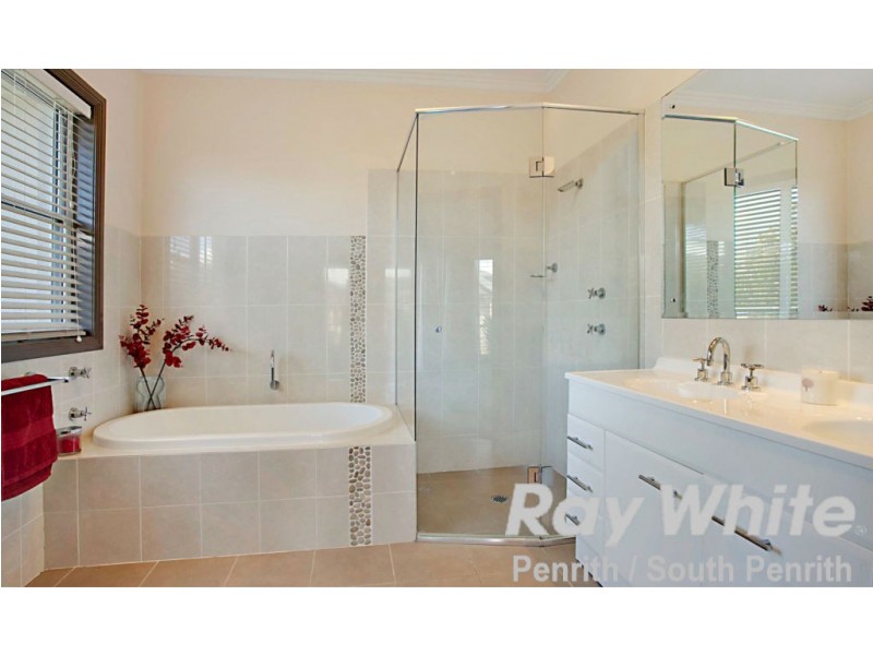 30 Portrush Crescent, Luddenham NSW 2745