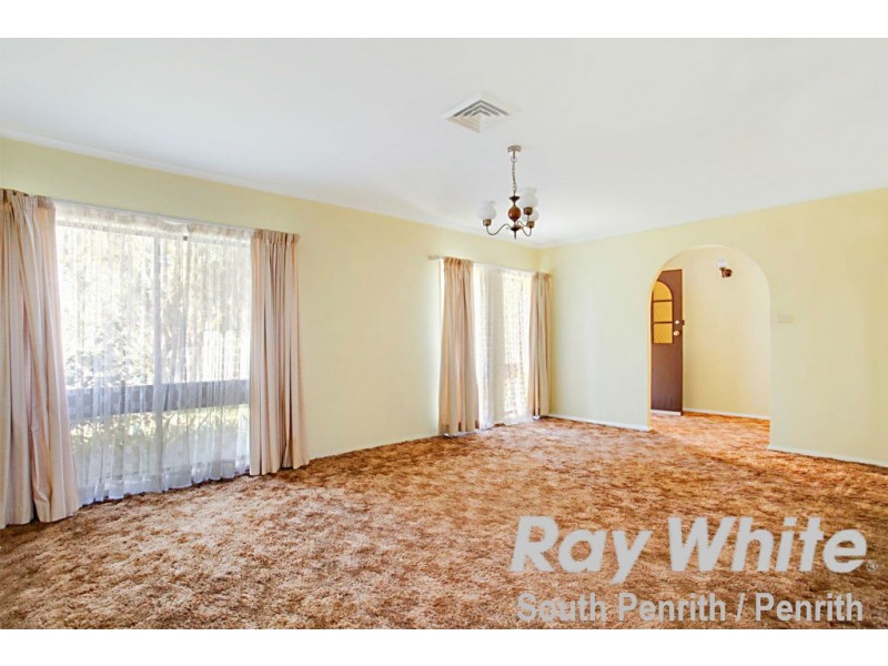 7 Lowanna Drive, South Penrith NSW 2750