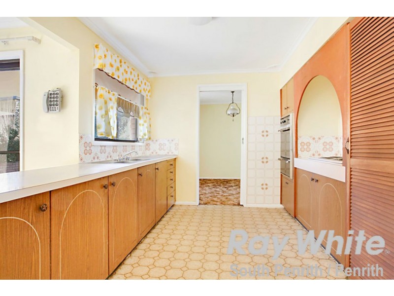 7 Lowanna Drive, South Penrith NSW 2750