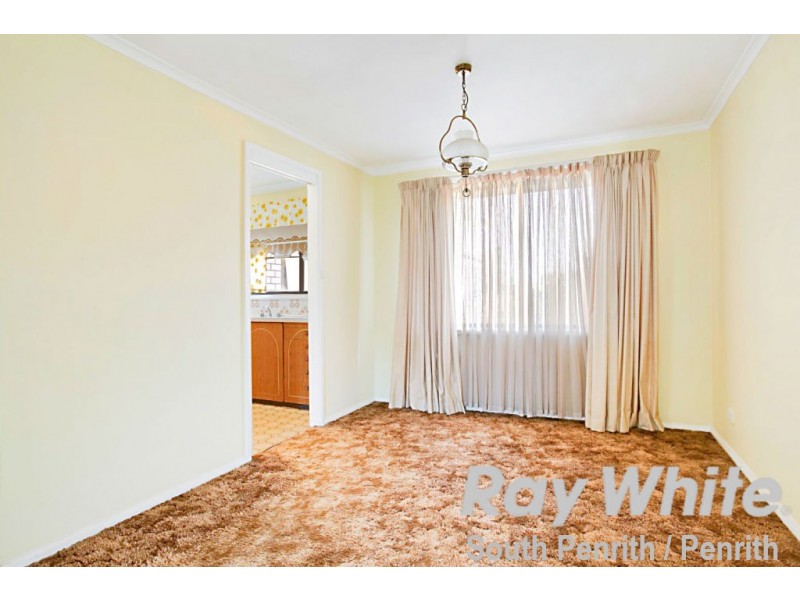 7 Lowanna Drive, South Penrith NSW 2750