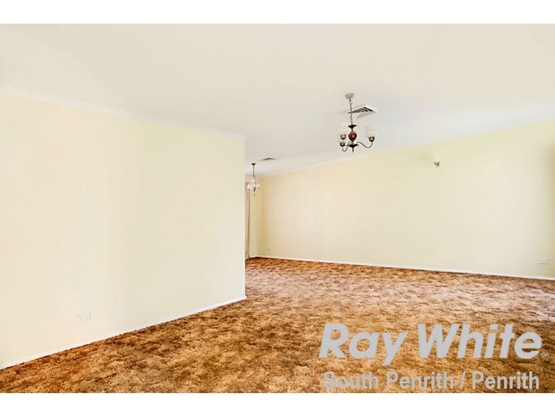 7 Lowanna Drive, South Penrith NSW 2750