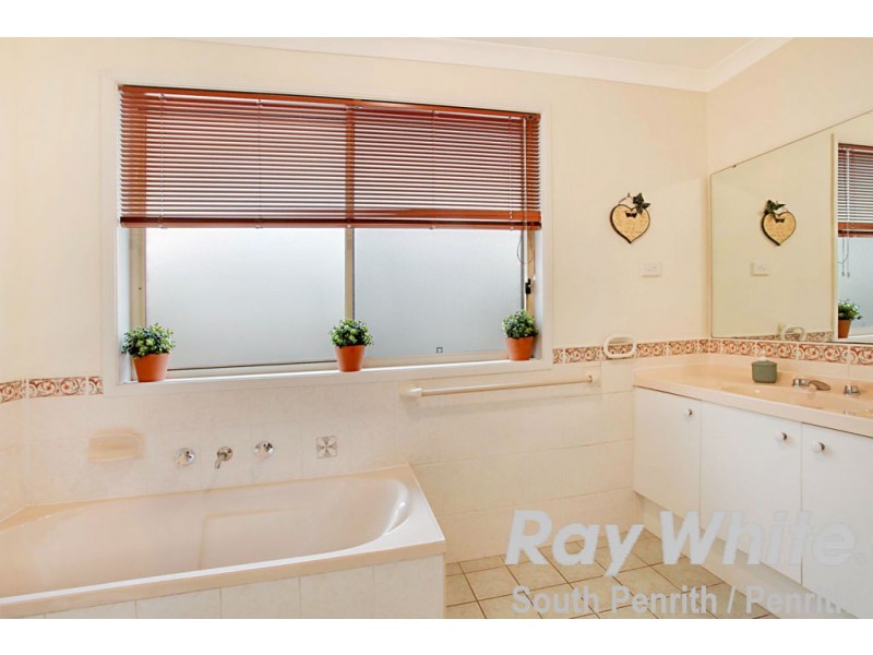 100 Laycock Street, Cranebrook NSW 2749