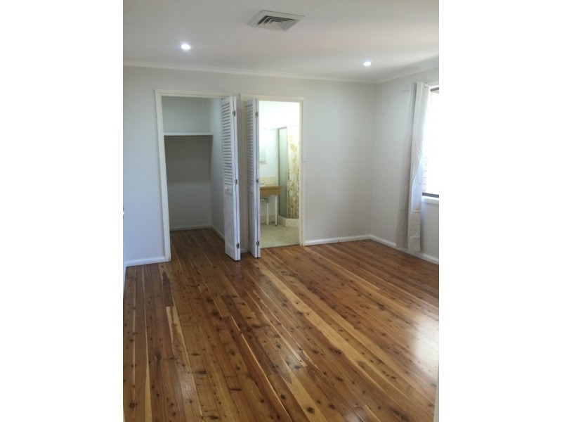 7 Lowanna Drive, South Penrith NSW 2750