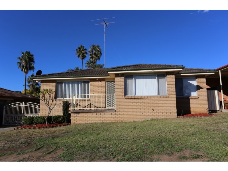 4 Ravenglass Place, Cranebrook NSW 2749