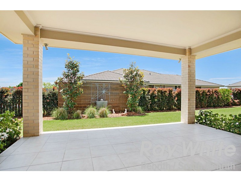 9 Twin Creeks Drive, Luddenham NSW 2745