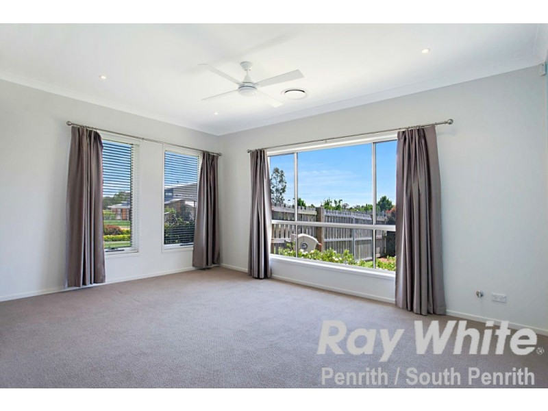 9 Twin Creeks Drive, Luddenham NSW 2745