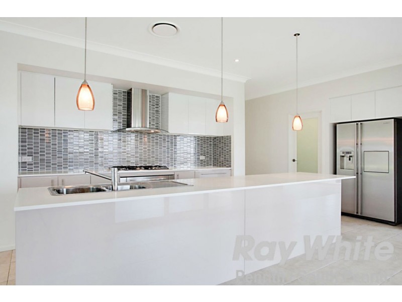 9 Twin Creeks Drive, Luddenham NSW 2745