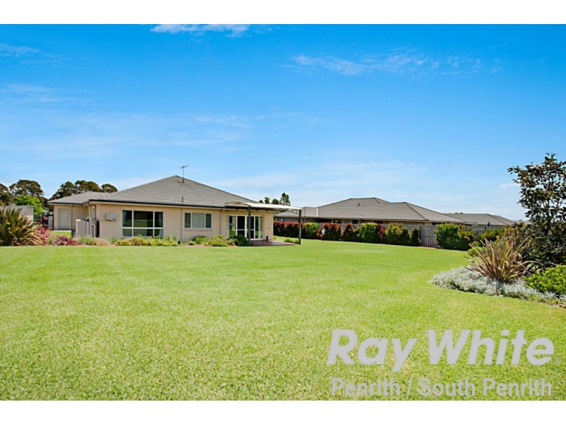 9 Twin Creeks Drive, Luddenham NSW 2745