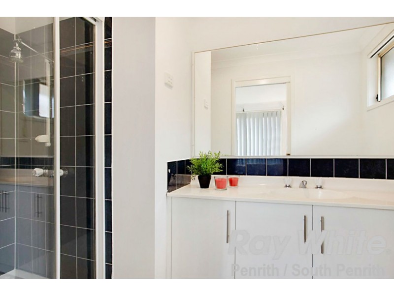 1/114 Sunflower Drive, Claremont Meadows NSW 2747