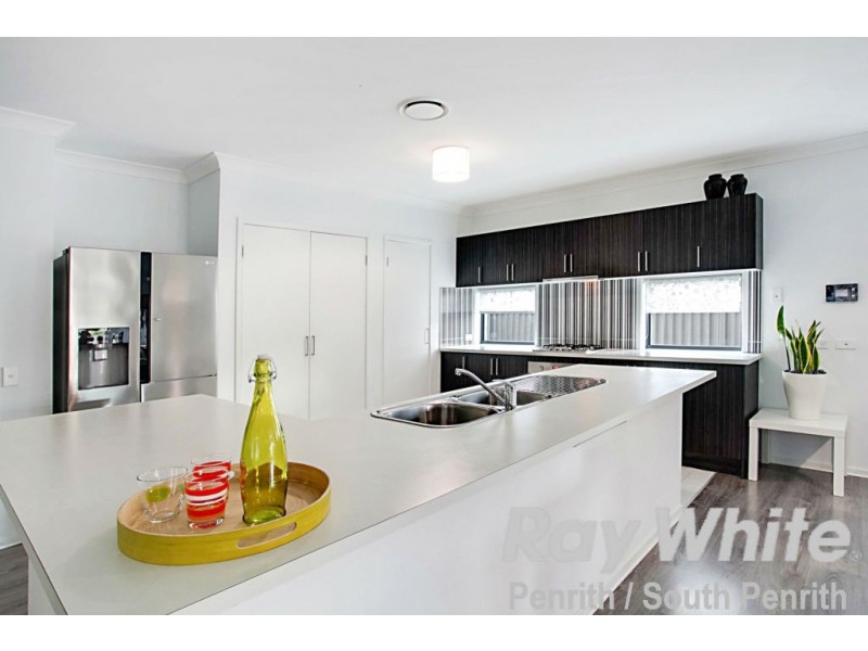 2 Iluka Road, Claremont Meadows NSW 2747