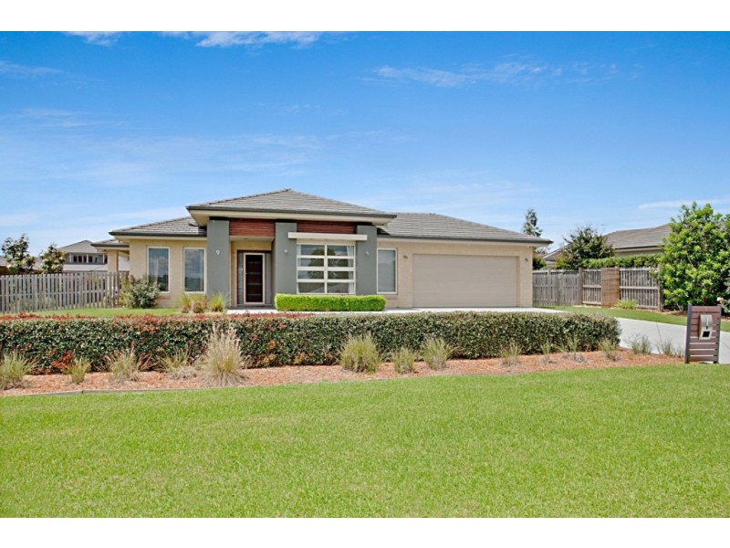9 Twin Creeks Drive, Luddenham NSW 2745