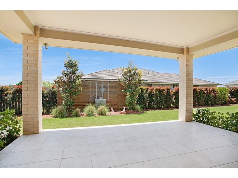 9 Twin Creeks Drive, Luddenham NSW 2745