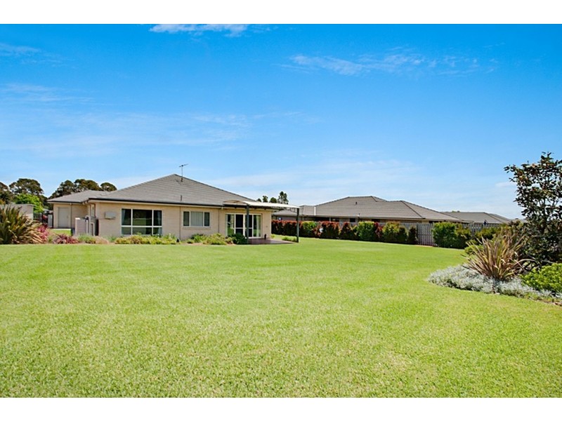 9 Twin Creeks Drive, Luddenham NSW 2745