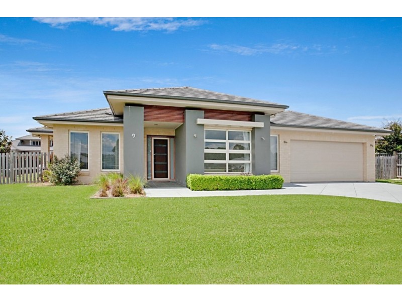 9 Twin Creeks Drive, Luddenham NSW 2745
