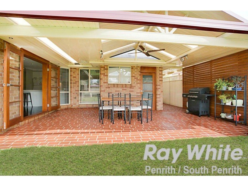 15 Paganini Cresent, Claremont Meadows NSW 2747