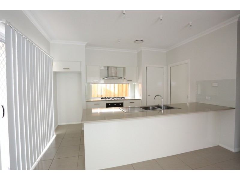 28 Empire Circuit, Penrith NSW 2750