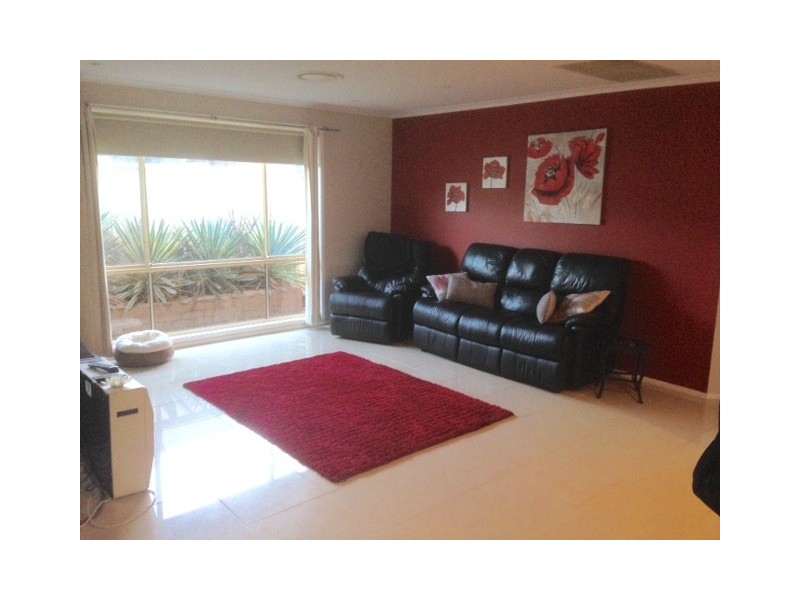 8 Ottawa Close, Cranebrook NSW 2749