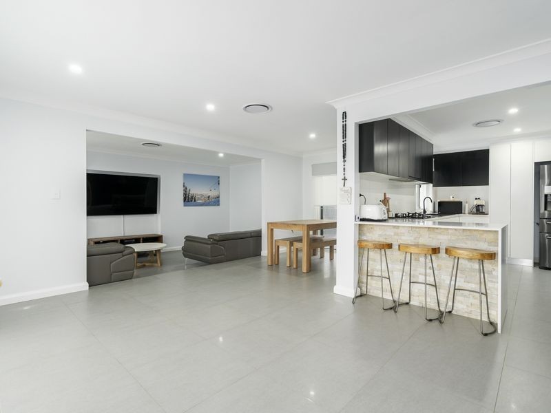 12 Haleluka Crescent, Plumpton NSW 2761