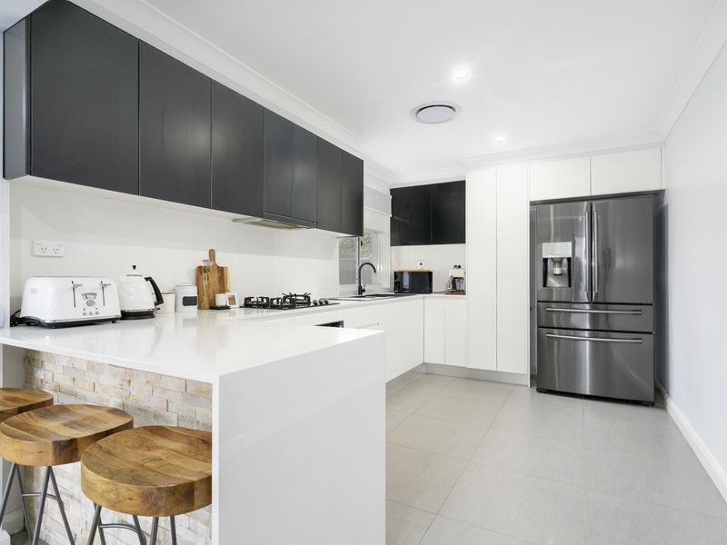 12 Haleluka Crescent, Plumpton NSW 2761