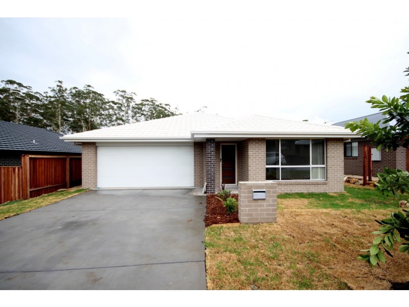 8 Whipcrack Terrace, Wauchope NSW 2446