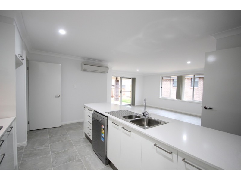 8 Whipcrack Terrace, Wauchope NSW 2446