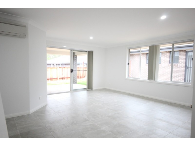 8 Whipcrack Terrace, Wauchope NSW 2446