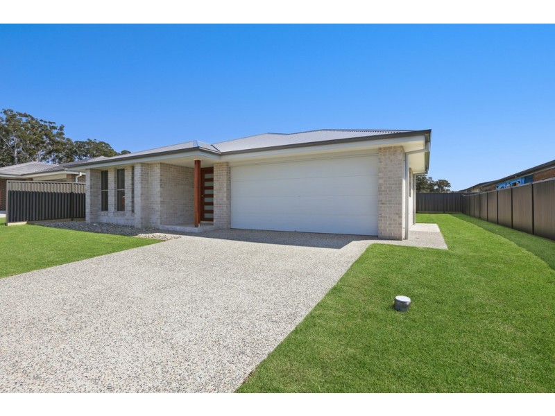 8 Tarragon Drive, Wauchope NSW 2446