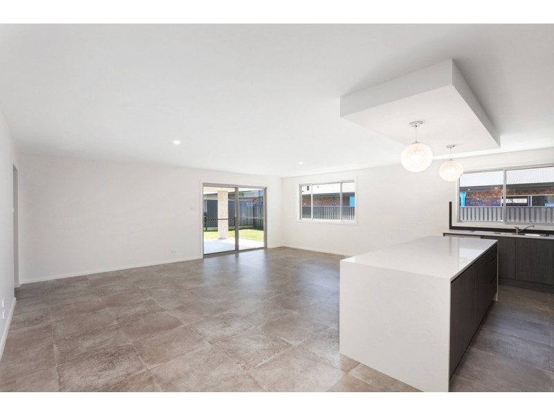 8 Tarragon Drive, Wauchope NSW 2446