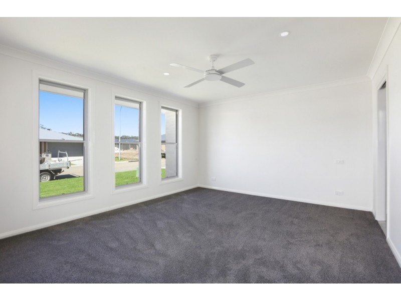 8 Tarragon Drive, Wauchope NSW 2446