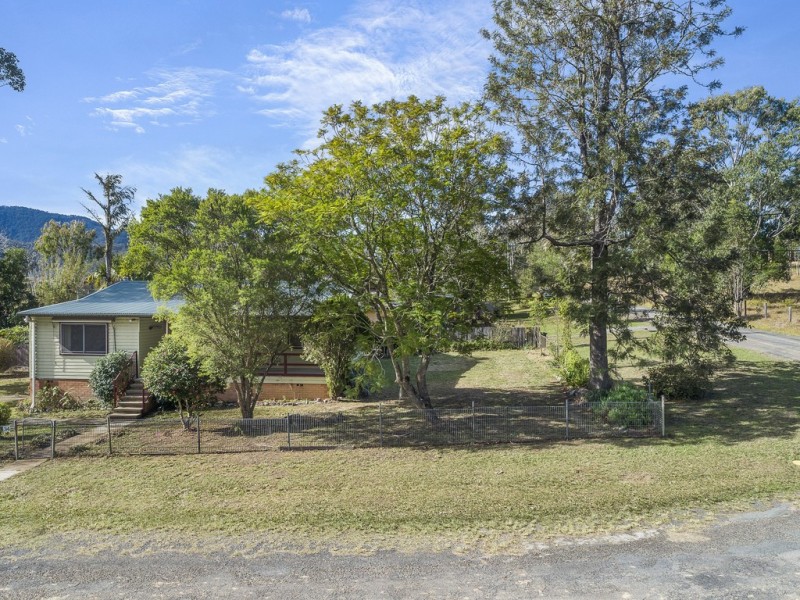 34 Henry Street, Long Flat NSW 2446