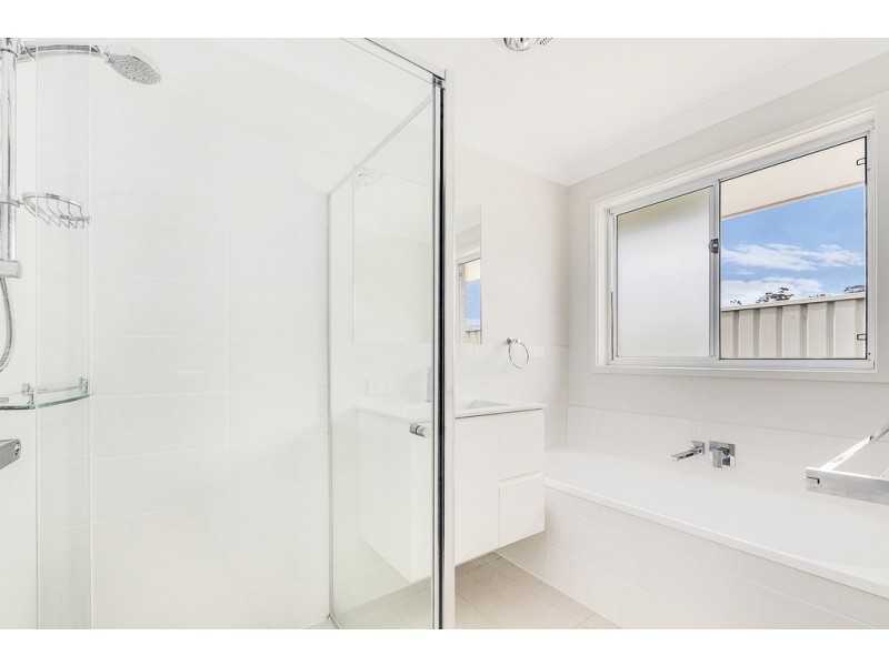8 Glenview Drive, Wauchope NSW 2446
