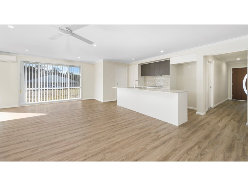 13 Whiting Way, Lake Cathie NSW 2445