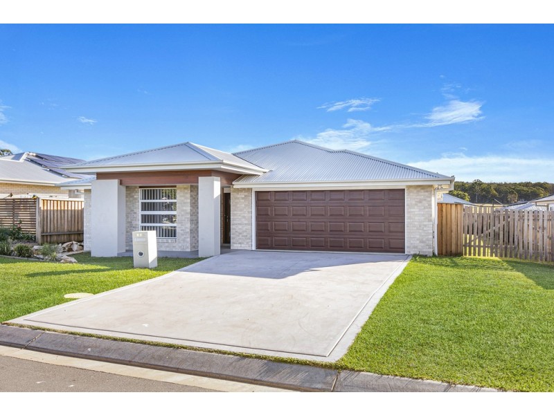 13 Whiting Way, Lake Cathie NSW 2445