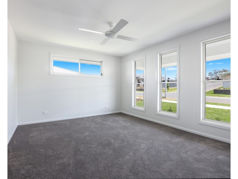 10 Scott Street, Thrumster NSW 2444