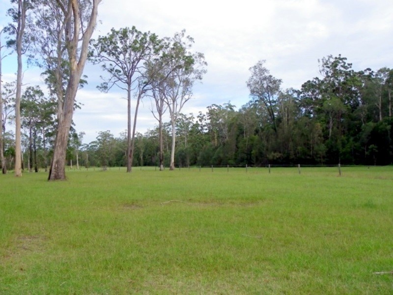 517 Lake Innes Drive, Lake Innes NSW 2446