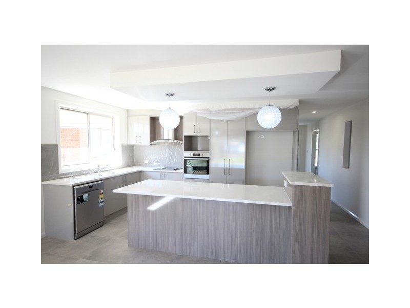 16 Glenview Drive, Wauchope NSW 2446