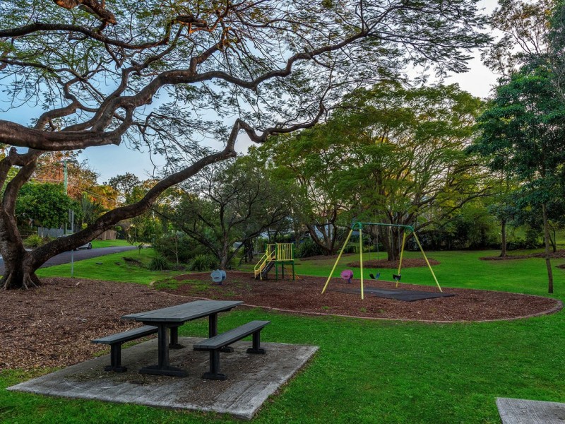 145 Jubilee Tce, Bardon QLD 4065