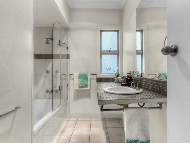 23 Mornington Street, Red Hill QLD 4059