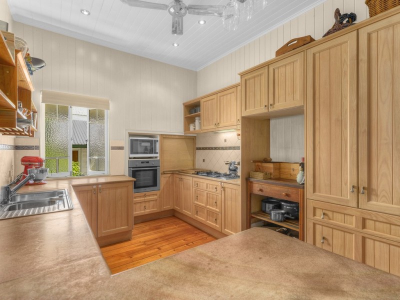 33 Exeter Street, Ashgrove QLD 4060