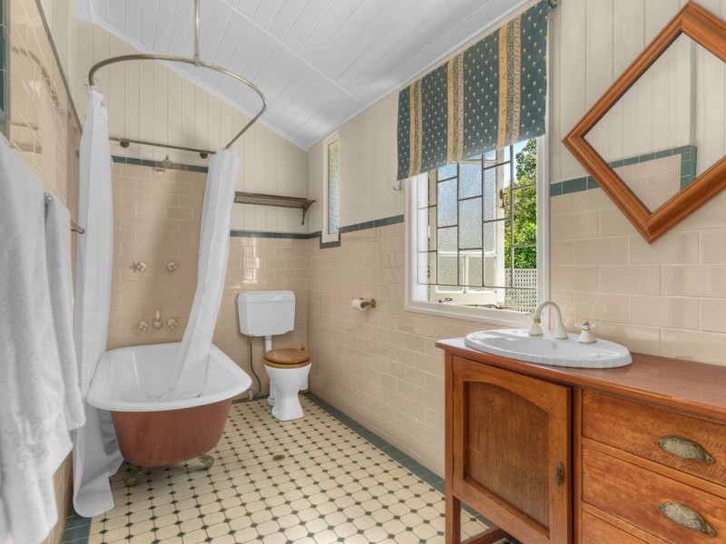 33 Exeter Street, Ashgrove QLD 4060