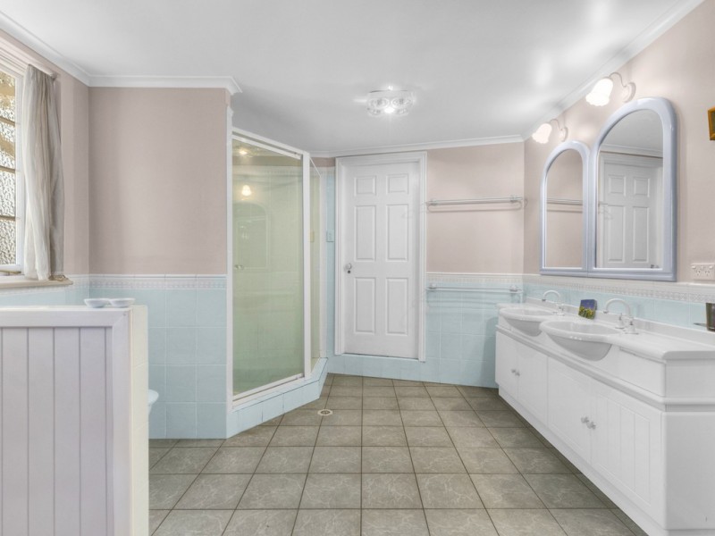 33 Exeter Street, Ashgrove QLD 4060