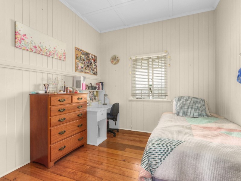 33 Exeter Street, Ashgrove QLD 4060