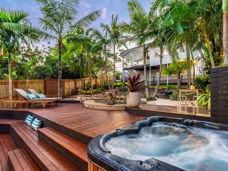 11 Hawthorn Terrace, Red Hill QLD 4059