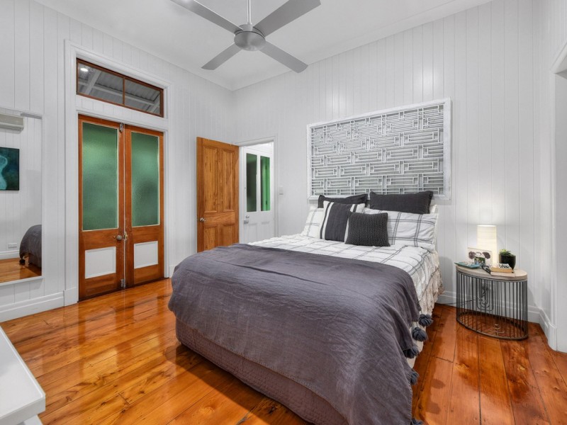 11 Hawthorn Terrace, Red Hill QLD 4059