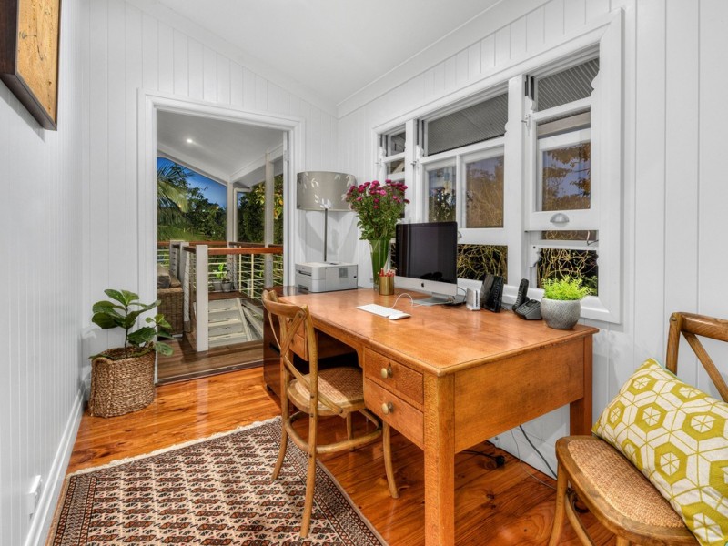 11 Hawthorn Terrace, Red Hill QLD 4059