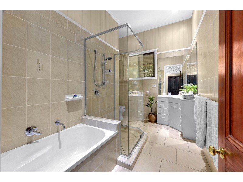 11 Garrick Terrace, Herston QLD 4006